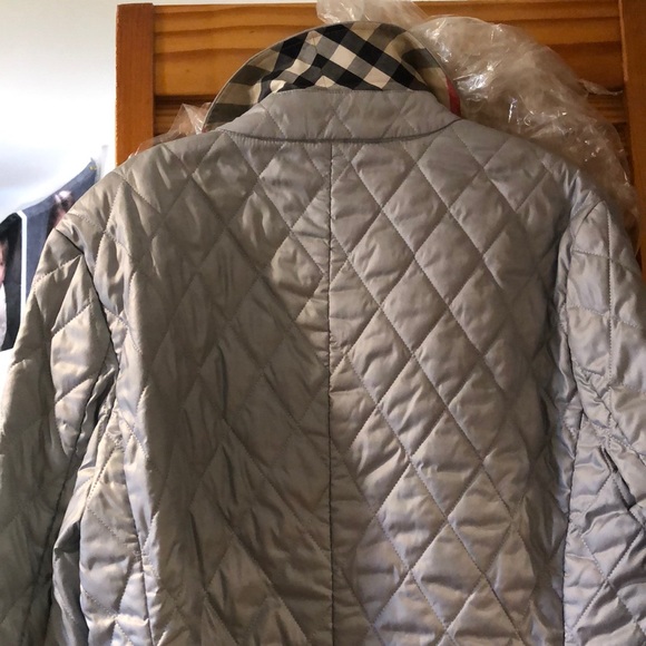 Burberry silver quilt jacket Never wore - Picture 11 of 15